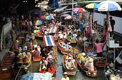 Floating market